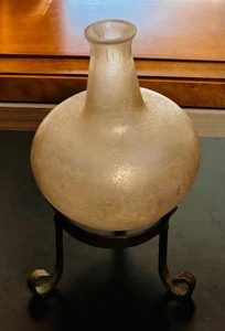 lot 275 image: Ivory Blown Glass Vase with Beautiful Stand
