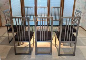 lot 4A image: Design Institute of America Contemporary Glass and Chrome Dining Set
