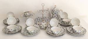 lot 51A image: Vintage Lefton Violet Chintz Tea Set