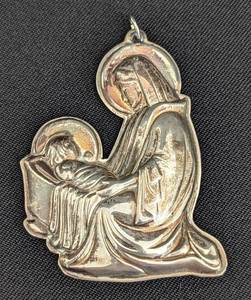 lot 247 image: Wallace Sterling Silver Nativity Ornament