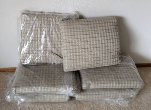 lot 354 image: Six Outdoor Patio Chair Cushions