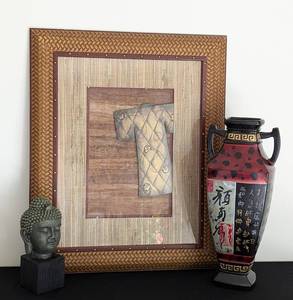 lot 355 image: Assorted Asian Themed Home Decor