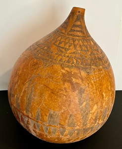 lot 84 image: Gorgeous Carved Vase Made in Kenya