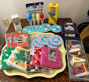 lot 88 image: Variety of Party Supplies
