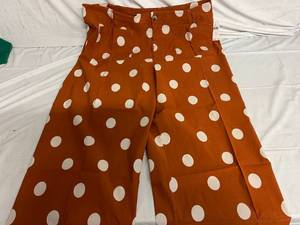 lot 28 image: Anthropologie Plus The Colette Cropped Wide Leg Pants