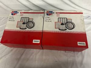 lot 54 image: 2 Carquest Air Filters - R88241
