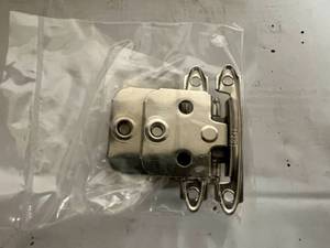 lot 124 image: 25 Allison Chrome Self-Closing Hinges
