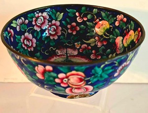 lot 65 image: Vintage Chinese Cloisonn Bowl