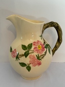 lot 49 image: Vintage Franciscan Desert Rose Pitcher