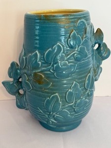 lot 29 image: Vintage Blue Red Wing 1162 Pottery Vase