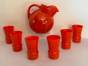 lot 48 image: Retro Orange Glass Ball Pitcher and Juice Glasses