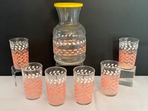 lot 44 image: Vintage Handi-Serve Federal Glass Juice Decanter and Set of Six Juice Glasses
