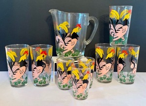 lot 25 image: Vintage Hazel Atlas Tumblers and Glass Pitcher Set