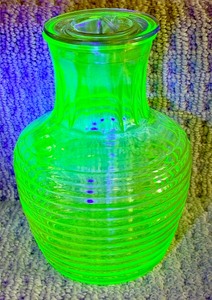 lot 26 image: Vintage Uranium Art Deco Glass Water Carafe