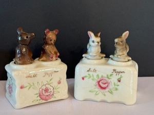 lot 101 image: Two Nodder Animal Themed Salt and Pepper Shaker Sets