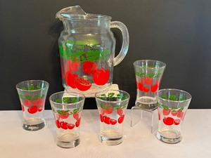 lot 102 image: Vintage Glass Tomato Juice Pitcher and Tumbler Set