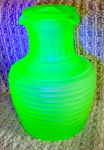 lot 5A image: Vintage Uranium Water  Juice Glass Pitcher