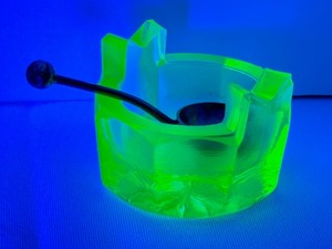 lot 30 image: Vintage Uranium Glass Salt Cellar with Spoon