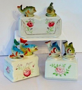 lot 98 image: Three Vintage Nodder Salt and Pepper Sets
