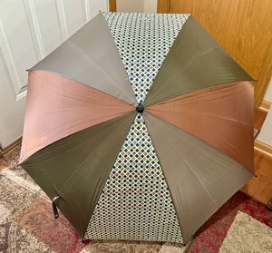 lot 93 image: Vintage 1980s Aramis Talks Umbrella