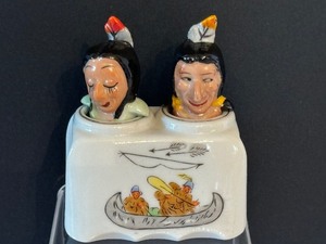 lot 96 image: Vintage Nodder Salt and Pepper Set