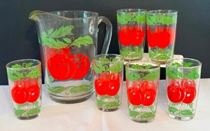 lot 88 image: Vintage Glass Tomato Juice Set