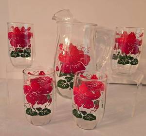 lot 121 image: Retro Anchor Hocking Juice Set