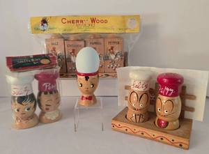 lot 123 image: Vintage Kitchen Collection