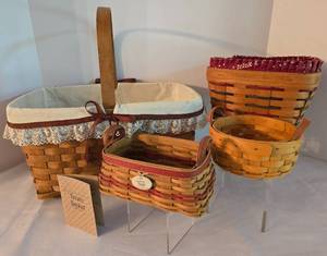 lot 135 image: Country Longaberger Basket Grouping