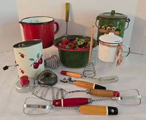 lot 142 image: Expansive Vintage Kitchen Gadget Collection