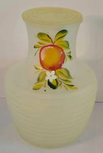 lot 150 image: Rare Vintage Anchor Hocking Beehive Frosted Carafe