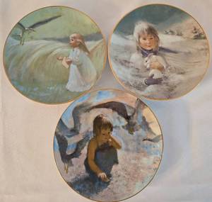lot 176 image: Three Viletta Fine China Plates by Thornton Utz