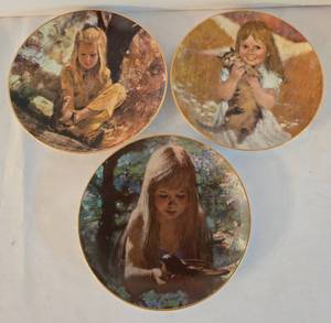 lot 177 image: Three Viletta Fine China Plates by Thornton Utz