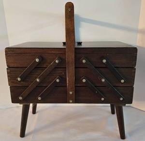 lot 180 image: Vintage Sewing Box with Sewing Supplies