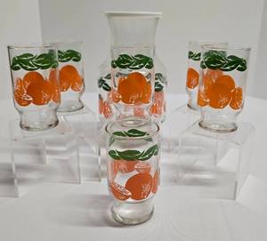 lot 182 image: Vintage Anchor Hocking Juice Set