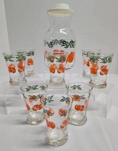 lot 186 image: Vintage Hardees Glass Juice Carafe & Glass Set