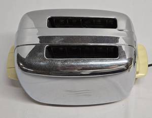 lot 195 image: Vintage General Electric Toaster