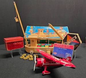 lot 201 image: Fun Vintage ToyGame Collection