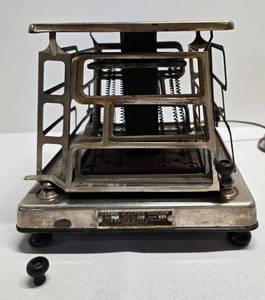 lot 208 image: Super Cool 1930s Estate Electric Toaster