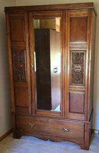 lot 2 image: Gorgeous Vintage Bedroom Armoire