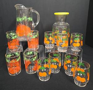 lot 228 image: Pair of Vintage Orange Juice Sets
