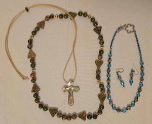 lot 269 image: Lovely Jewelry Options