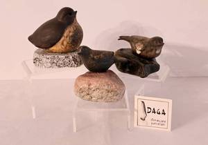 lot 280 image: Sweet Trio of Maigon Daga Bird Sculptures