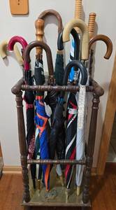 lot 296 image: Wood & Brass Umbrella Stand & Multiple Vintage Umbrellas