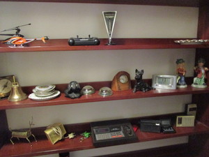 Shelf Full of Trinkets, Cast Scottie Bank