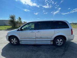 lot 25 image: 2008 Dodge Grand Caravan SXT