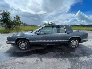 lot 16T image: 1990 Cadillac Eldorado Biarritz