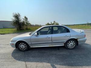 lot 25F image: 2004 Hyundai Sonata LX