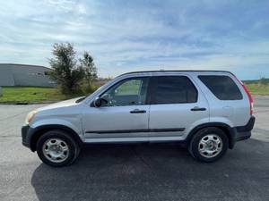 lot 23F image: 2005 Honda CR-V LX