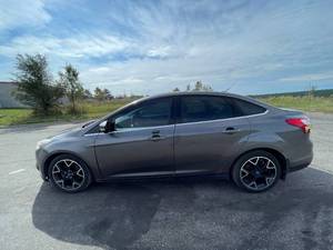 lot 17G image: 2012 Ford Focus SEL